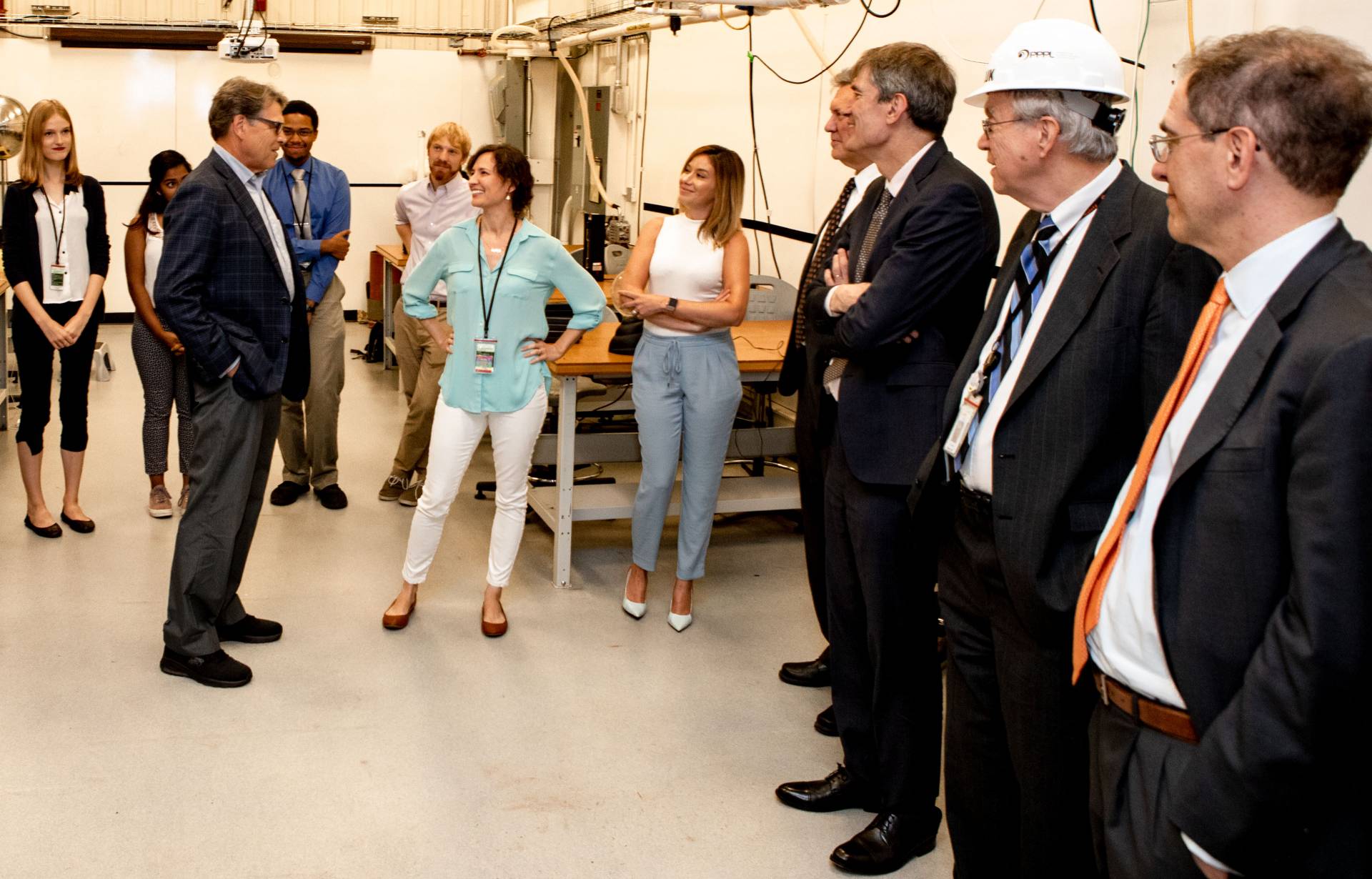 Shannon Greco speaking with Secretary Perry during tour of Princeton Plasma Physics Lab