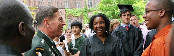 Petraeus with students 