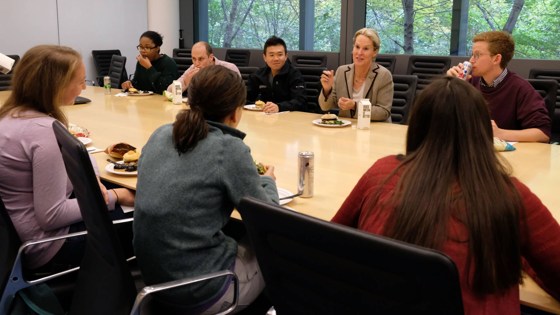 Frances Arnold having lunch with chemistry graduate students