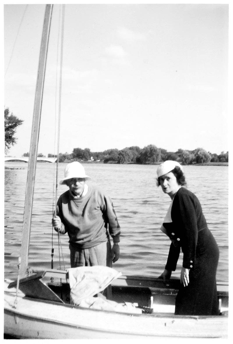Lake Carnegie Einstein and Johanna Fantova
