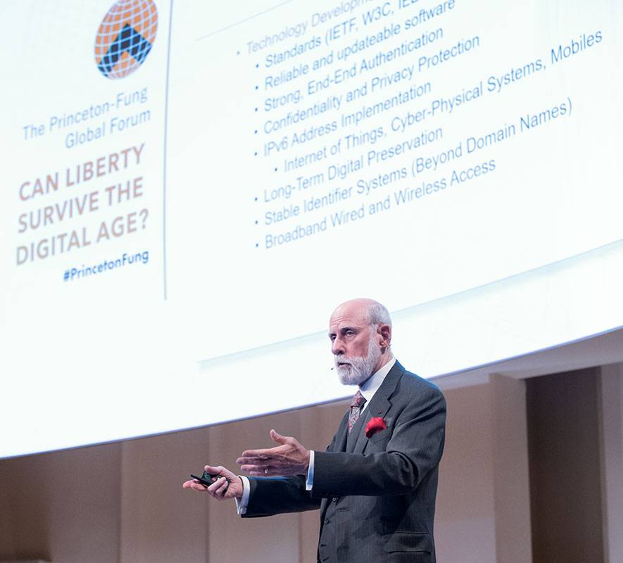 Vincent Cerf addressing attendees at the Princeton-Fung Global Forum in Berlin