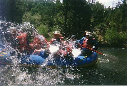raft2.jpg (30996 bytes)