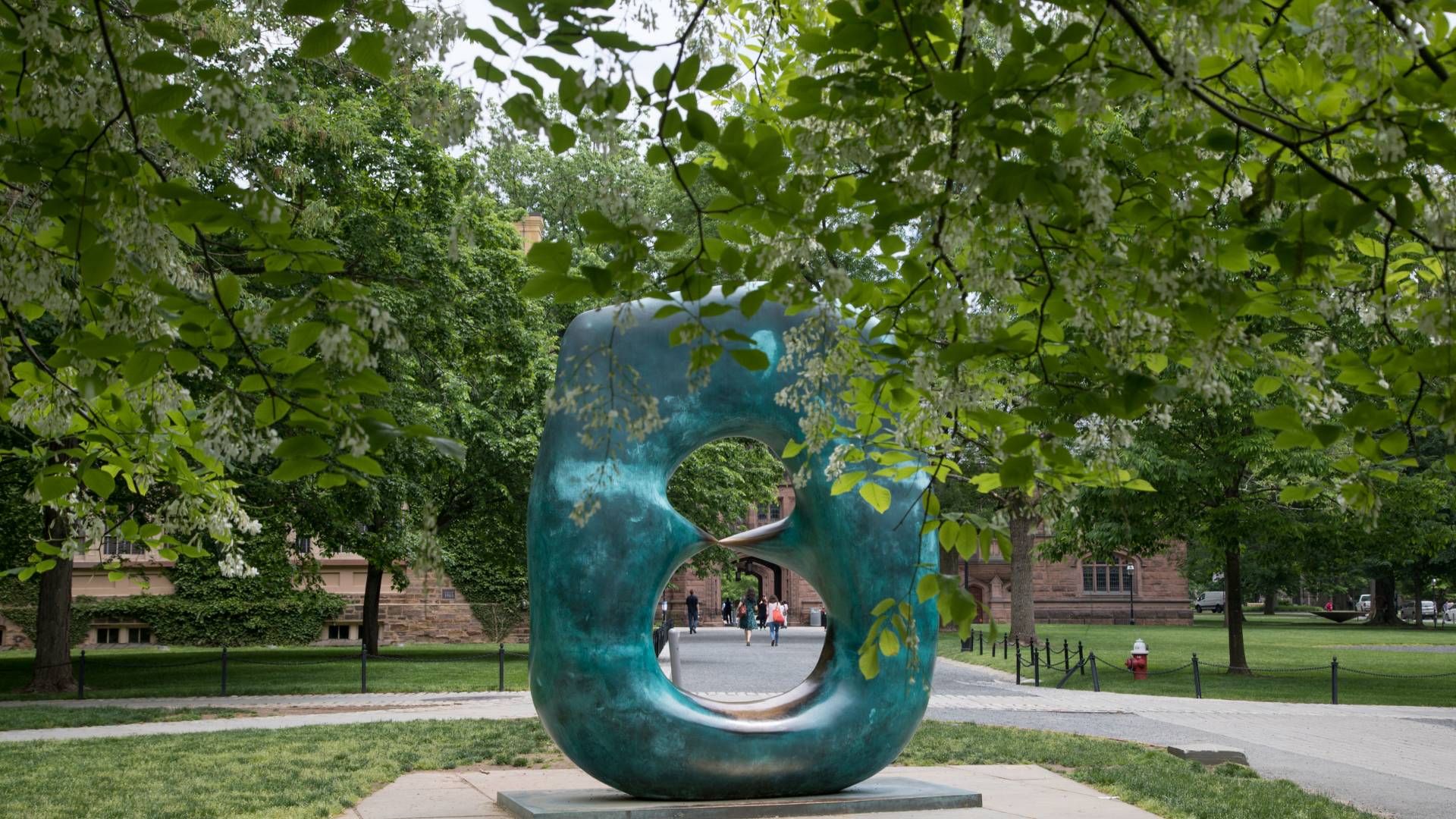 Oval with Points sculpture on campus