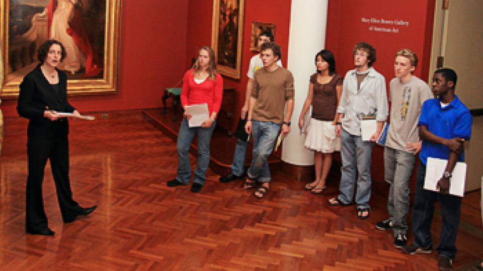 Freshman seminar in art museum