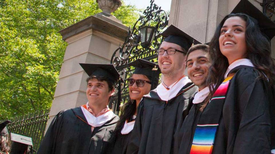 Commencement Preview students at the gate