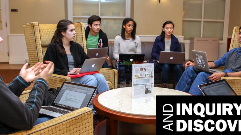 Freshman Seminar Smart Bandaid group discussion "Inquiry and Discovery"