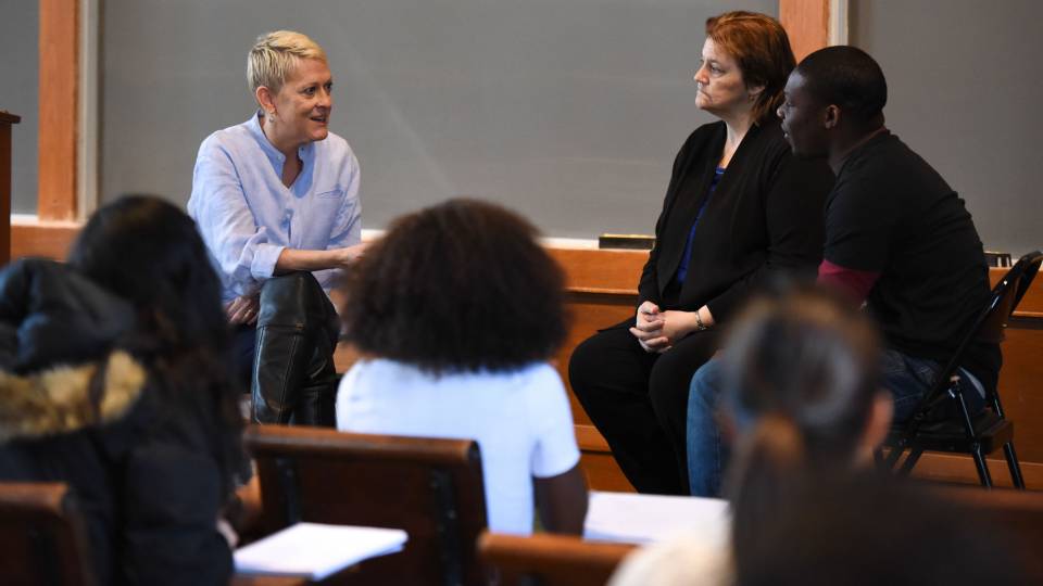 Kathryn Edin speaking with Lorie McDonough and Donnell Clark during class