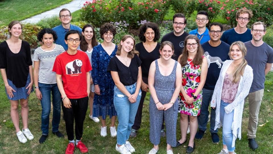 Bonnie Bassler with fellow researchers of the Bassler Lab from summer 2022.