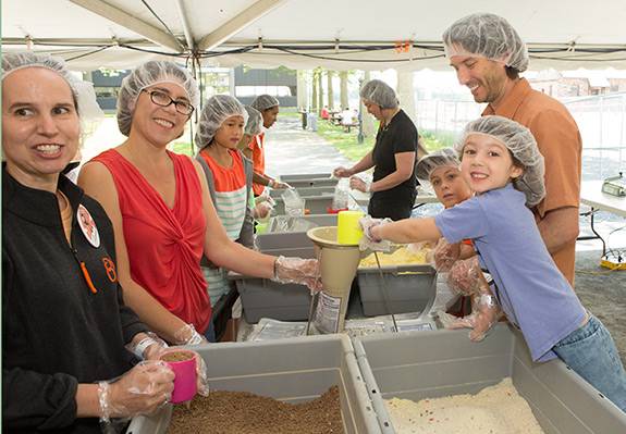 Reunions 2014 packaging lunch