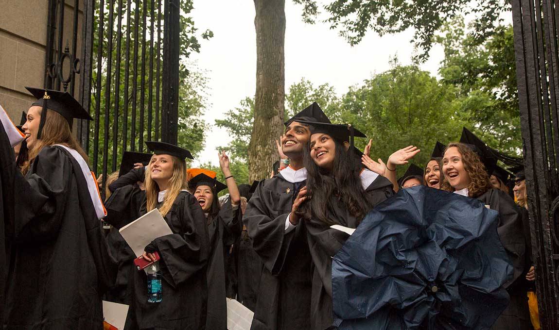 Commencement 2015 graduates at the gate