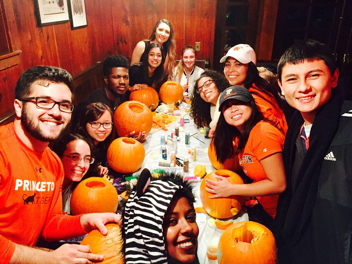Scholars Institute Fellows Program (SIFP) Hallowe'en pumpkin carving party