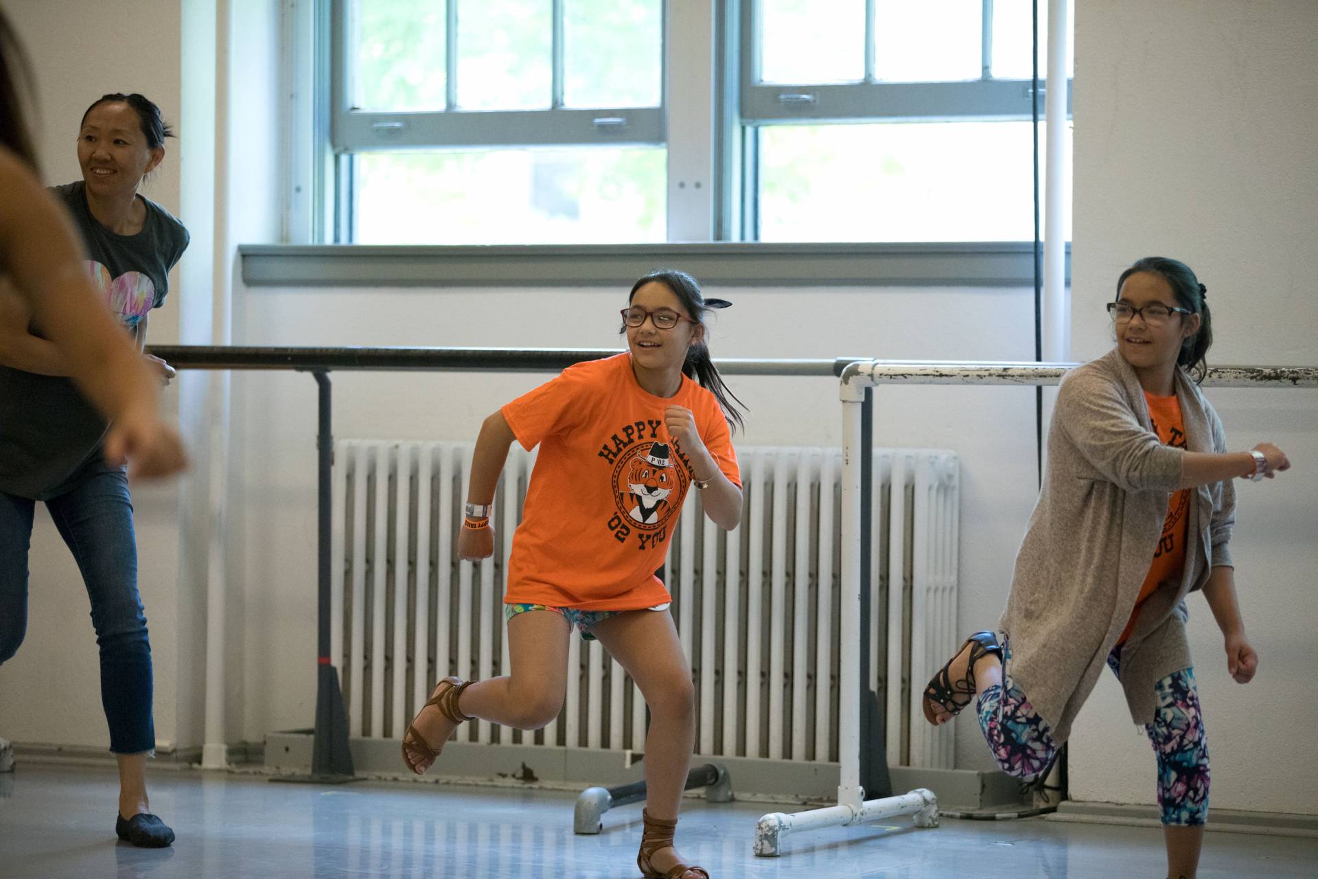 sisters dancing during Reunions 2017 eXpressions hip-hop workshop