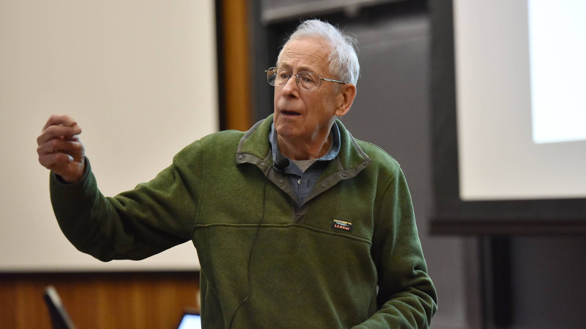 Princeton's James Peebles receives Nobel Prize in Physics