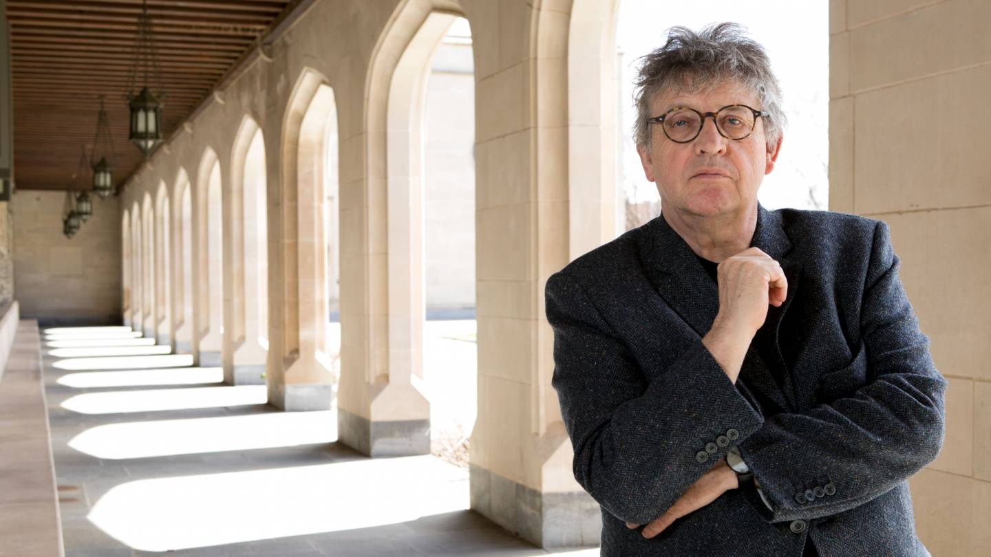 Roger Muldon Muldoon to receive Her Majesty's Gold Medal for Poetry from Queen Elizabeth