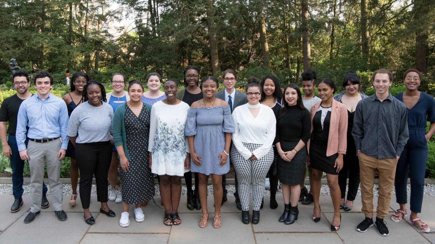 Erkak egizak bilan jinsiy aloqa