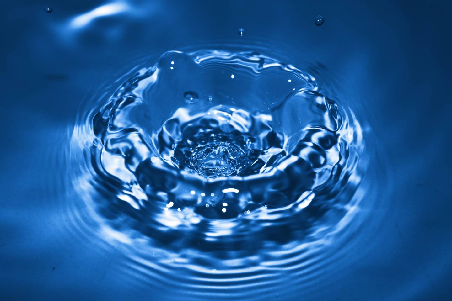 New study provides evidence for decades-old theory to explain the odd behaviors of water - Princeton University