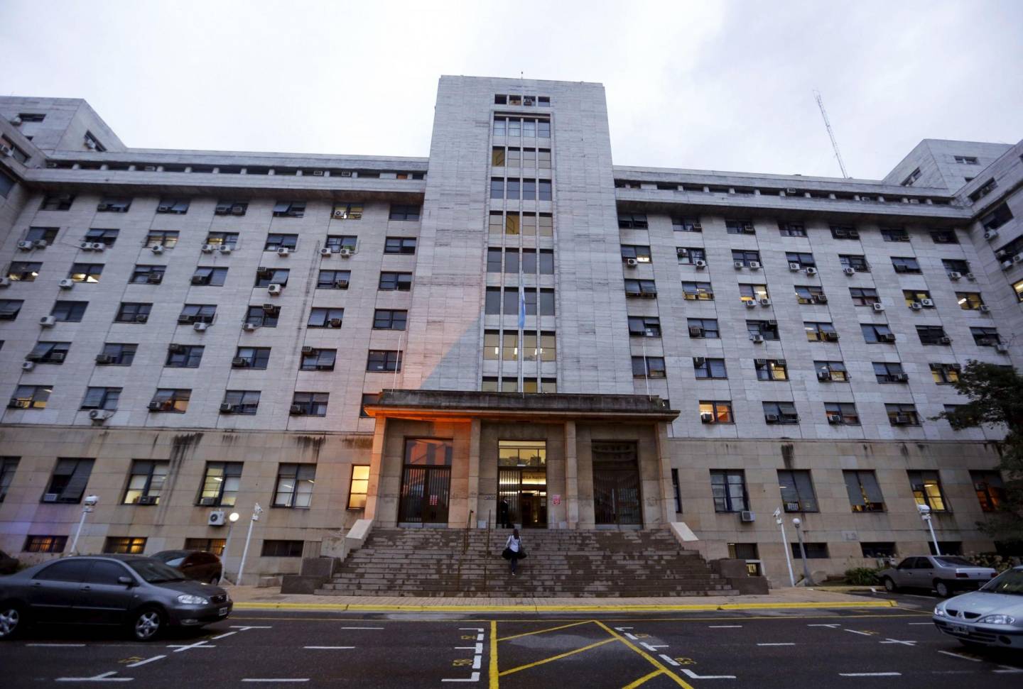 Courting Corruption: The Logic of Judicial Politicization in Argentina - Vimarsana News