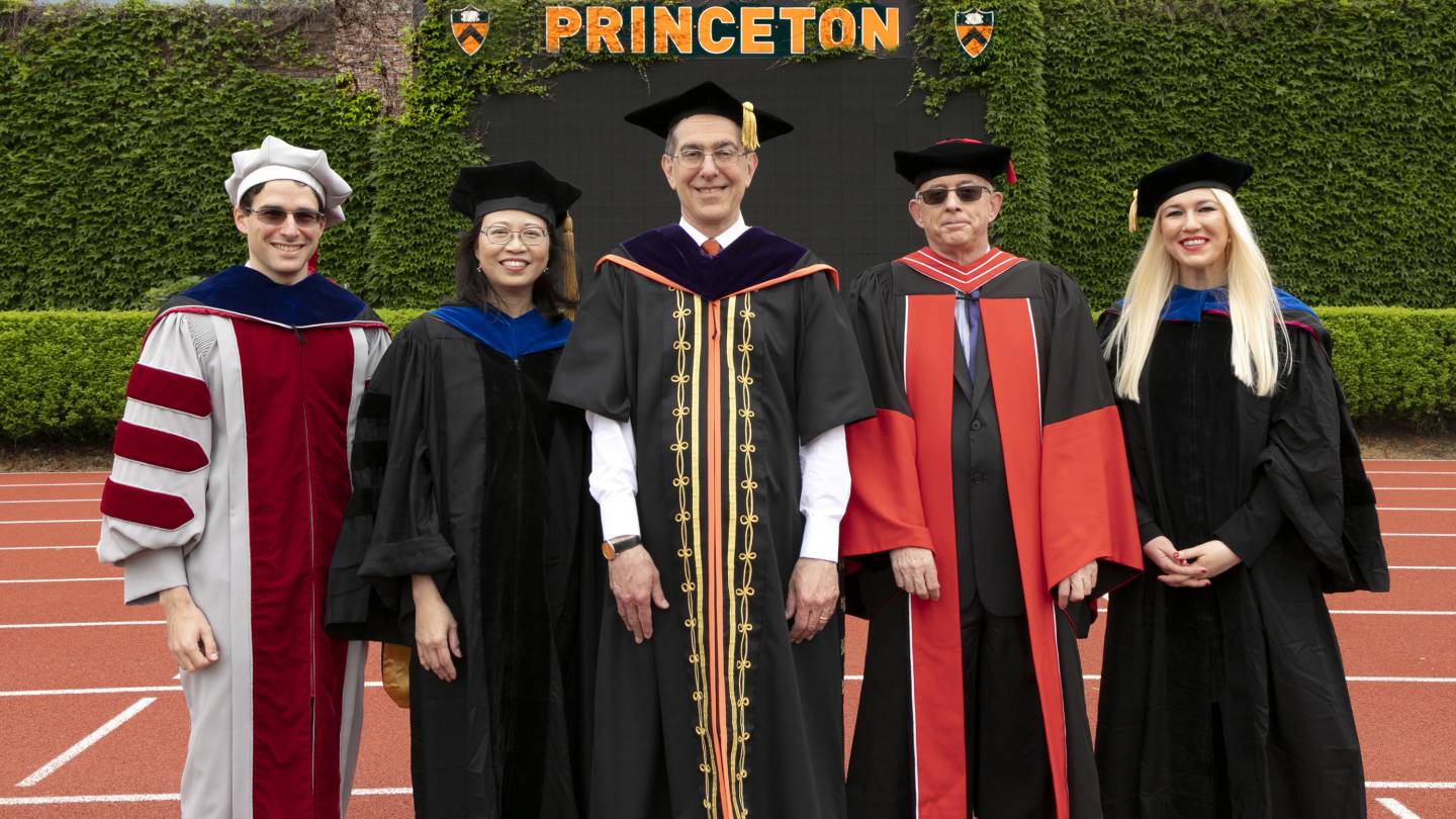 Four faculty members recognized for outstanding teaching - Vimarsana News
