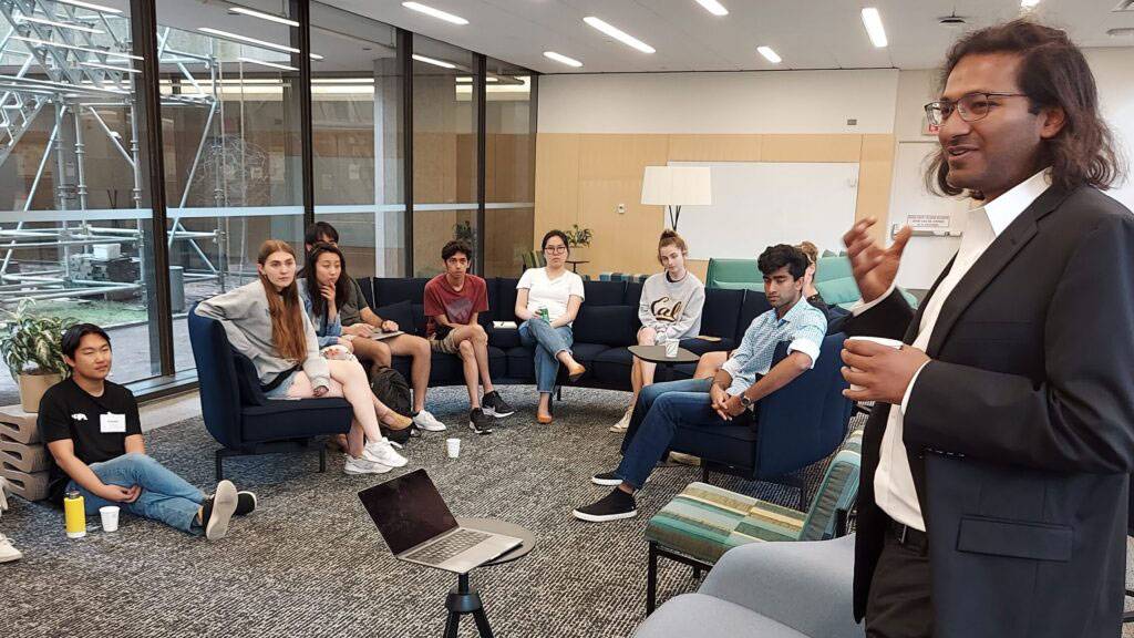 Center for Information Technology Policy gives students up-close government experiences - Vimarsana News