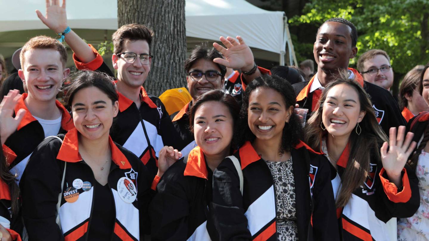 Students honored for leadership and service at 2023 Class Day - Vimarsana News