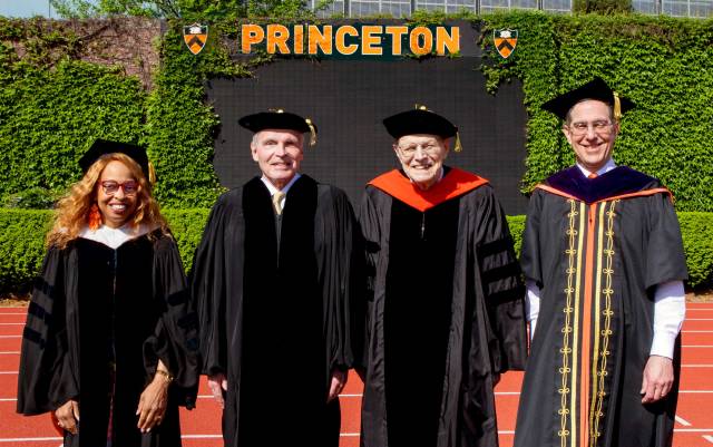 Honorary degree recipents and President Eisgruber